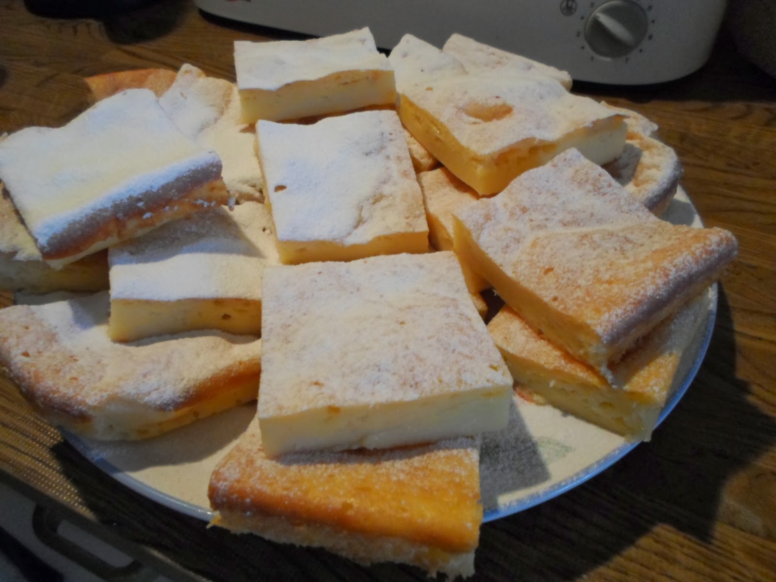 A legfinomabb túrós kevert tészta, ennek az isteni túrós sütinek képtelenség ellenállni!