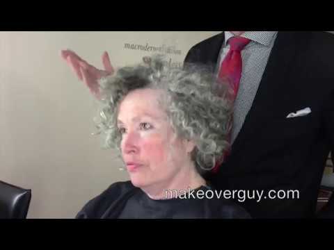 Rémesen érezte magát ezzel a szürke hajjal, rossz vágással, most 20 évvel fiatalabb lett ez az asszony